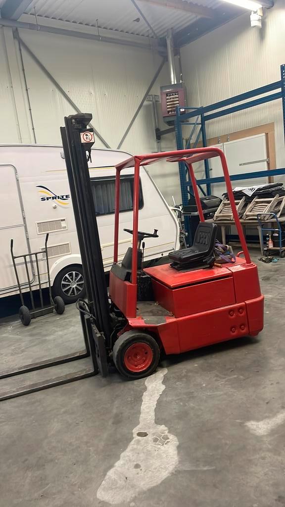 Te koop heftruck Linde AG E15  1.5 Ton met sideshift, Zakelijke goederen, Machines en Bouw | Heftrucks en Intern transport, Heftruck