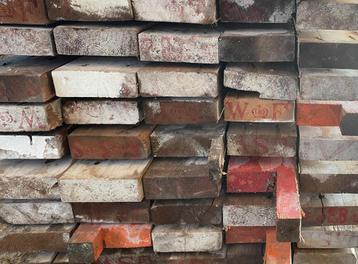 Geschilderde houten balken 50x150 mm, 60x160 mm en 70x170 mm beschikbaar voor biedingen