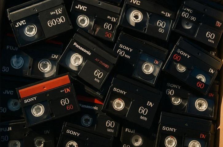 Digitaliseer uw oude Hi8, MiniDV, DVD etc!, Audio, Tv en Foto, Videocamera's Digitaal, Zo goed als nieuw, Overige merken, 20x of meer