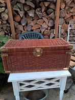 Rieten dekenkist met koper beslag, Ophalen, Zo goed als nieuw, Rechthoekig, Overige materialen