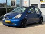 Toyota Aygo 1.0-12V + AIRCO, NAP, APK, Auto's, Voorwielaandrijving, Stof, Gebruikt, Zwart