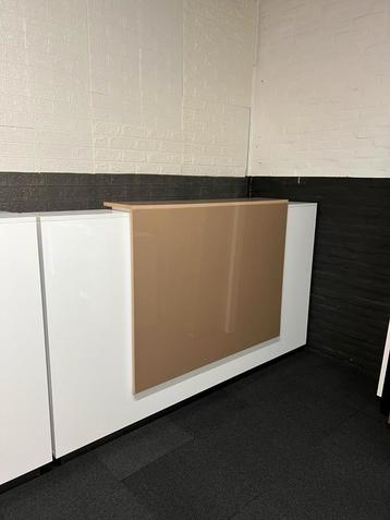 MOOI NIEUWE RECEPTIE TOONBANK  beschikbaar voor biedingen