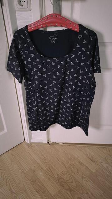 Heel veel T-shirt blouses truien maat 44 -46 beschikbaar voor biedingen