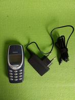 Vintage Nokia 3310 met Lader Oldtimer, Telecommunicatie, Mobiele telefoons | Nokia, Geen camera, Blauw, Gebruikt, Klassiek of Candybar