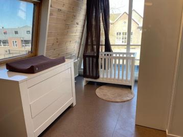 Complete Babykamer Set Wit (ledikant, commode, kast) beschikbaar voor biedingen