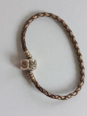 Pandora armbandje zilver en leer beschikbaar voor biedingen