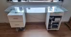 Bureau met glazen blad, Ophalen