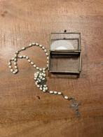 Rozenkrans met glazen doosje, Antiek en Kunst, Ophalen