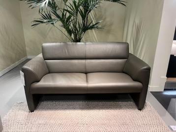 Montel bank Mondi beschikbaar voor biedingen