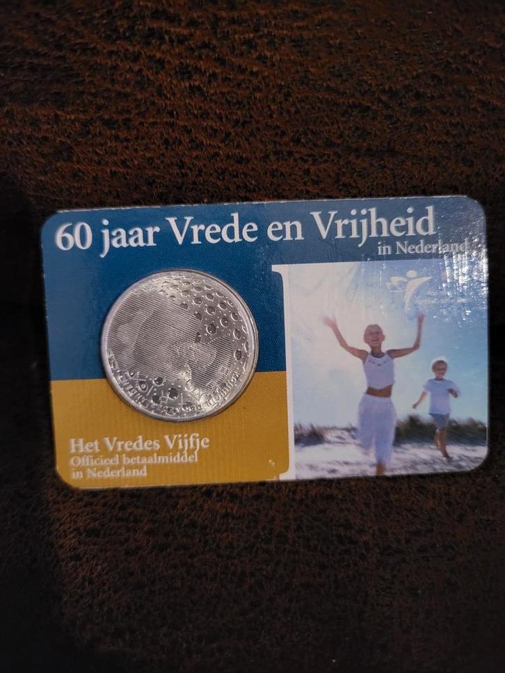 Zilveren 5 Euro Munt - 60 Jaar Vrede en Vrijheid, Postzegels en Munten, Munten | Nederland, Losse munt, Euro's, Koningin Beatrix