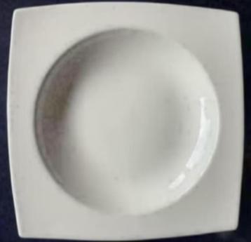 2x porseleinen vierkante schaal; schalen, soepborden, borde beschikbaar voor biedingen