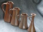 Drie steengoed kannen en kandelaar studio potterie, Antiek en Kunst, Antiek | Keramiek en Aardewerk, Ophalen of Verzenden