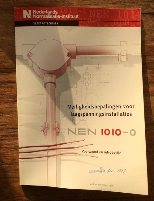 NEN 1010-0 Veiligheidsbepalingen laagspanningsinstallaties, Boeken, Techniek, Gelezen, Elektrotechniek, Ophalen of Verzenden