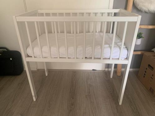 Wit Wiegje met matras, Kinderen en Baby's, Babywiegjes en Ledikanten, Zo goed als nieuw, Wieg, Ophalen