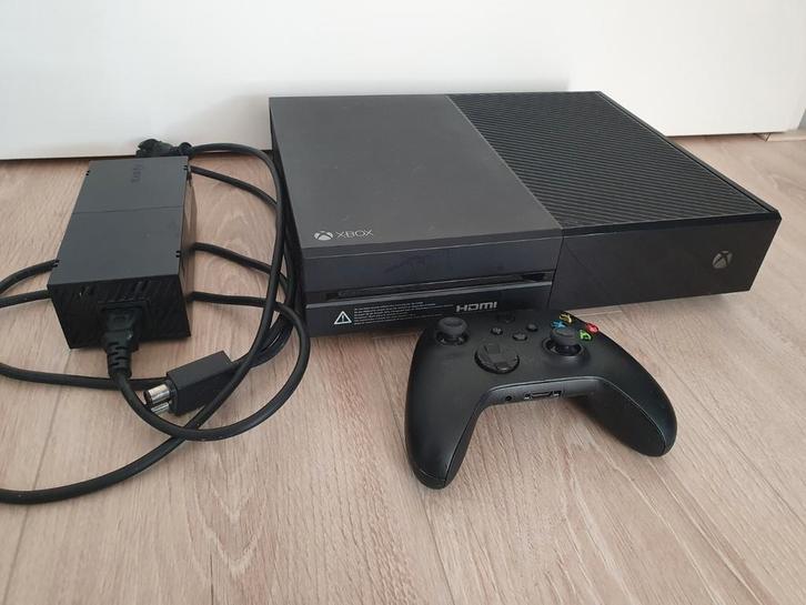 Xbox One met controller en 15 games!, Spelcomputers en Games, Games | Xbox One, Gebruikt, Avontuur en Actie, Online, Ophalen of Verzenden