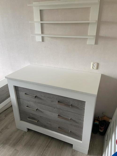 Complete kinderkamer (ledikant, bed, commode), Kinderen en Baby's, Kinderkamer | Complete kinderkamers, Zo goed als nieuw, Jongetje of Meisje