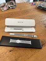 Apple watch nike bandjes zwart of wit, Ophalen of Verzenden, Zo goed als nieuw, Wit, IOS