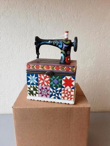 Jim Shore Heartwood Creek sewing machine naaimachine trinket beschikbaar voor biedingen