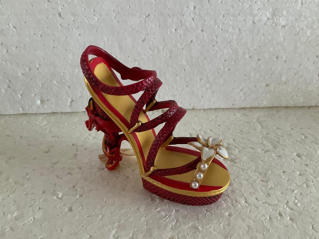 Disney ornament - schoentje van Mushu (Mulan), Verzamelen, Disney, Ophalen of Verzenden, Overige figuren, Zo goed als nieuw, Beeldje of Figuurtje