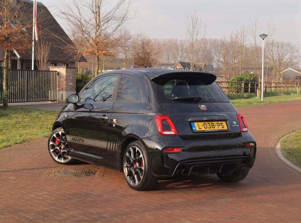 Fiat 500 1.4 T-Jet Abarth Competizione 180 PK | Abarth 595 C, Auto's, Fiat, Voorwielaandrijving, Stof, Euro 6, 4 cilinders