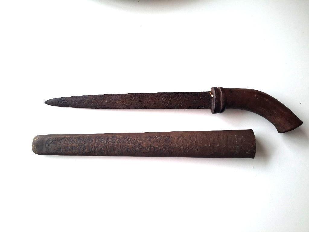 2 oude dolken / messen, Antiek en Kunst, Ophalen