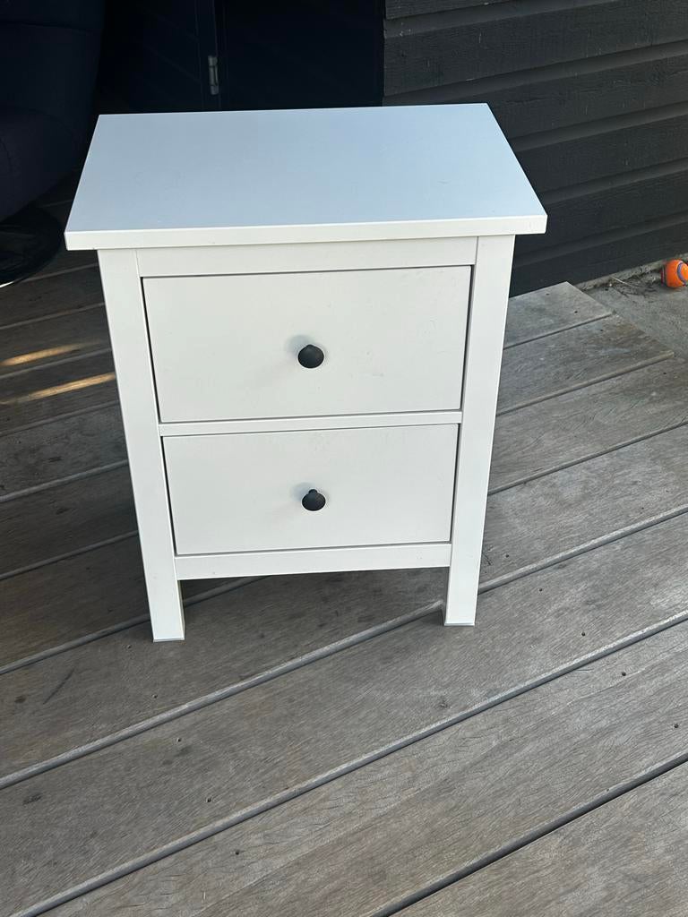 IKEA Hemnes Nachtkastje - Wit, Zo goed als nieuw, Huis en Inrichting, Slaapkamer | Nachtkastjes, Ophalen, Minder dan 45 cm, 55 tot 70 cm