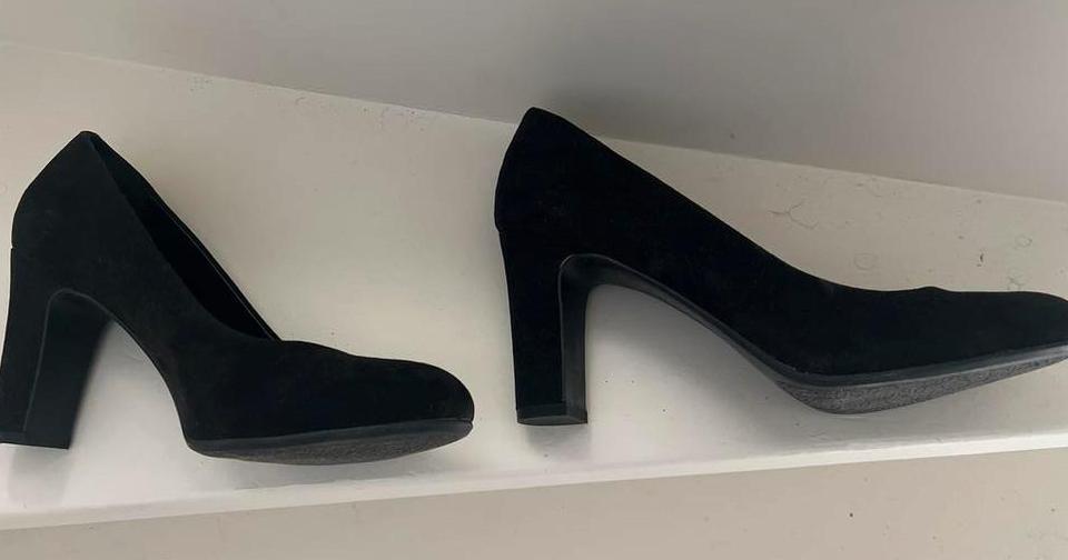 Zwarte suède look high heels schoenen maat 41, Zwart, Ophalen of Verzenden, Zo goed als nieuw, Schoenen met hoge hakken