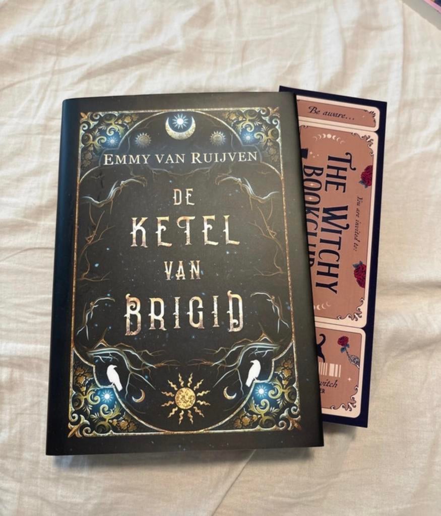 De Ketel van Brigid - Emmy van Ruijven (Gesigneerd), Ophalen of Verzenden, Zo goed als nieuw