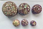Set van 6 metalen sierdoosjes met edelstenen, Huis en Inrichting, Woonaccessoires | Kisten, Ophalen of Verzenden, Gebruikt, Metaal