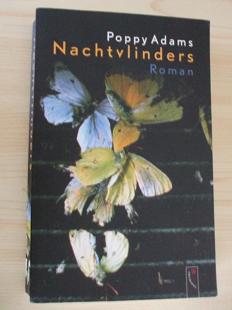 Poppy Adams - Nachtvlinders 9789063053321, Boeken, Wereld overig, Poppy Adams, Ophalen of Verzenden, Zo goed als nieuw
