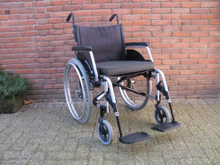 Meyra eurochair alu rolstoel 53cm druksteunen verstelbaar, Diversen, Rolstoelen, Zo goed als nieuw, Duwrolstoel, Inklapbaar, Ophalen of Verzenden