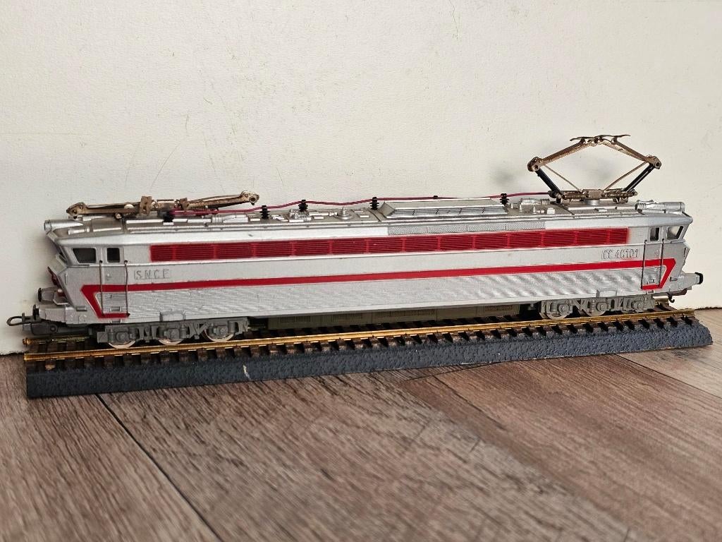 modeltrein H0 fraaie franse SNCF lokomotief lima, Ophalen of Verzenden, Zo goed als nieuw, Lima, Gelijkstroom