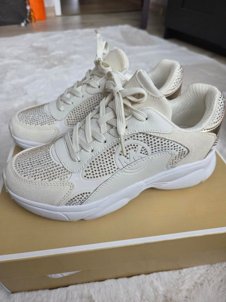 Michael Kors Sneaker Sami leer

Maat 36,5, Kleding | Dames, Schoenen, Ophalen of Verzenden, Zo goed als nieuw, Beige, Sneakers of Gympen