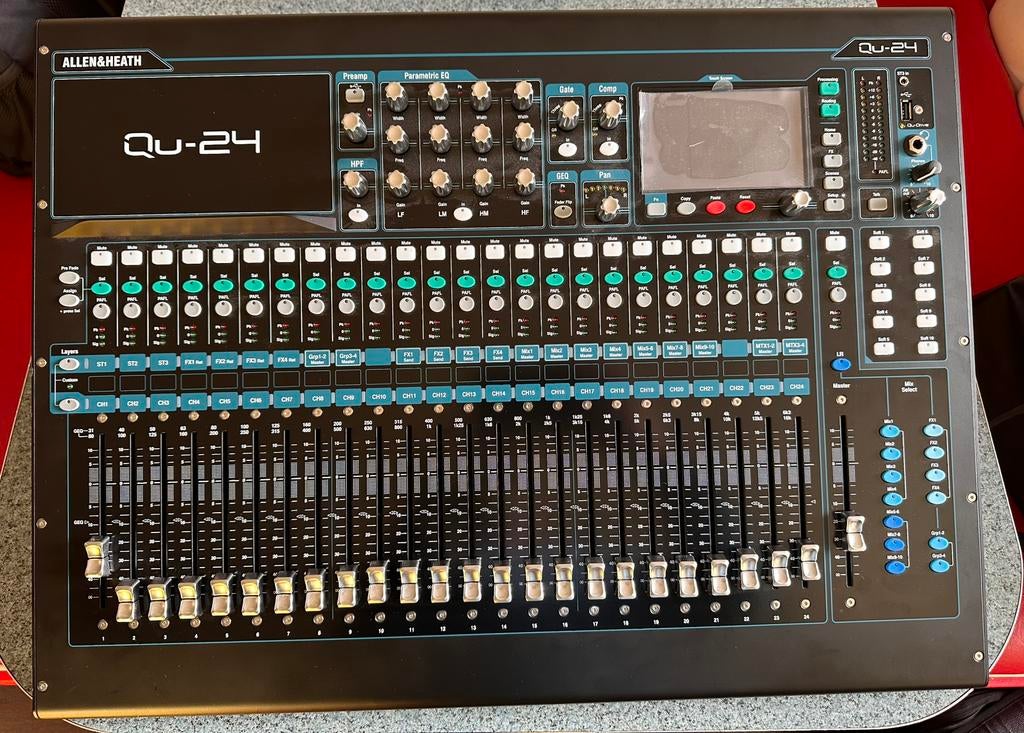 Geluidstafel / Mixer: Allen & Heath Qu-24 QU24, Muziek en Instrumenten, Mengpanelen, Ophalen, Zo goed als nieuw, 20 kanalen of meer