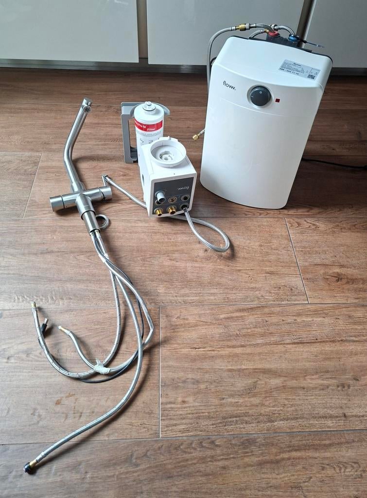 Floww combi xl boiler en rvs kraan, Minder dan 20 liter, Ophalen, Boiler, Minder dan 3 jaar oud
