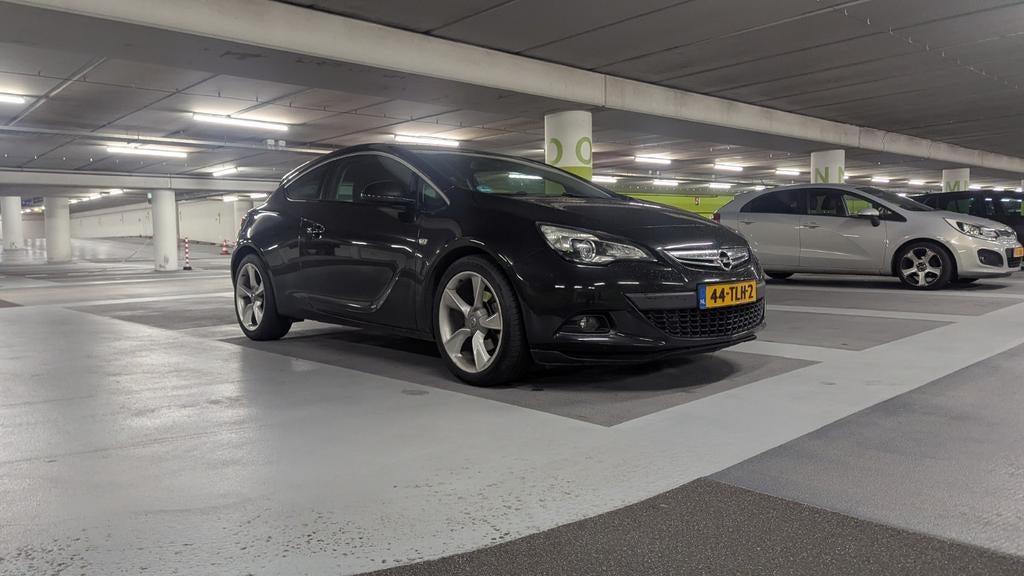 Opel Astra 1.4 turbo GTC 2012, Voorwielaandrijving, 1350 kg, Stof, Zwart
