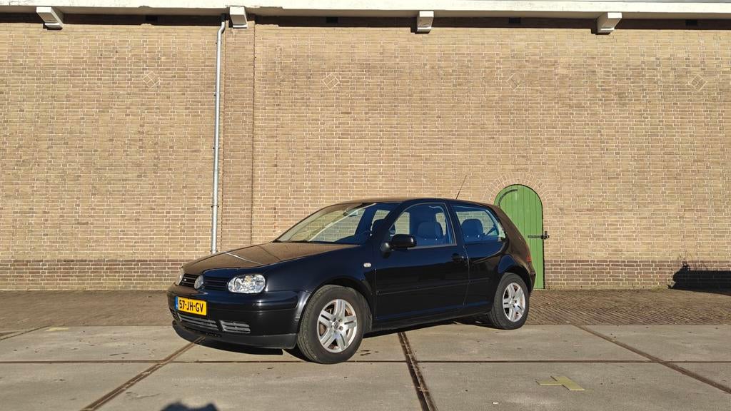 Volkswagen Golf 1.6, NAP, Nieuwe APK, Airco, Voorwielaandrijving, 4 cilinders, Leder en Stof, 1200 kg