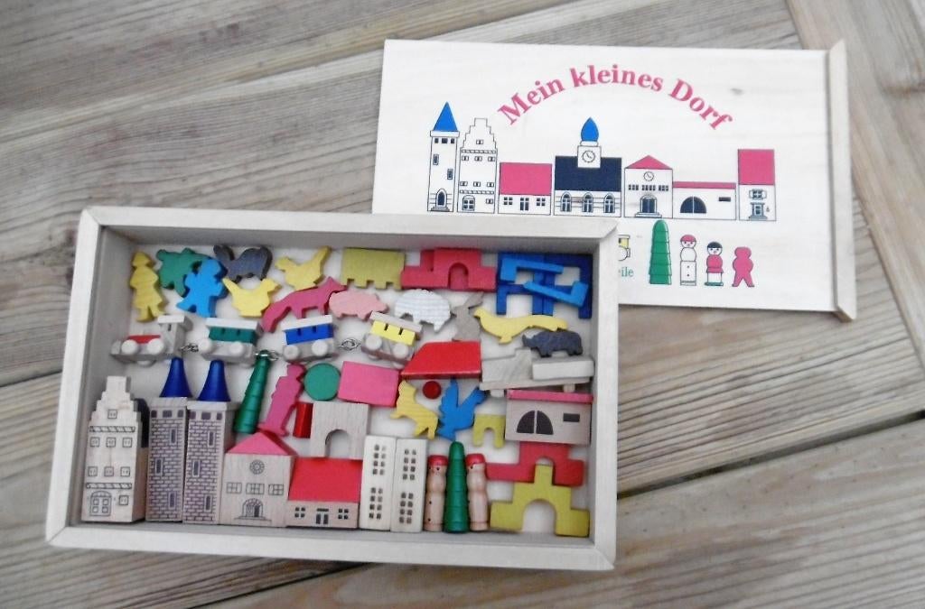 Houten speelgoed bouwstenen (Mein kleines Dorf), Verzenden, Zo goed als nieuw, Overige typen