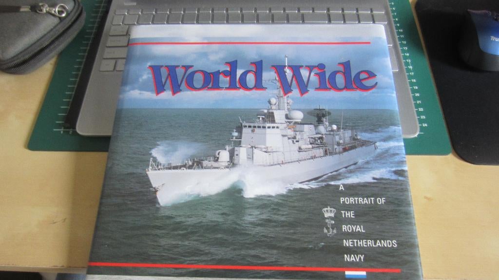 World Wide.(Kon.Marine), Niet van toepassing, Marine, Ophalen of Verzenden, Zo goed als nieuw
