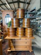 Vintage kruideniers tonnen, Ophalen