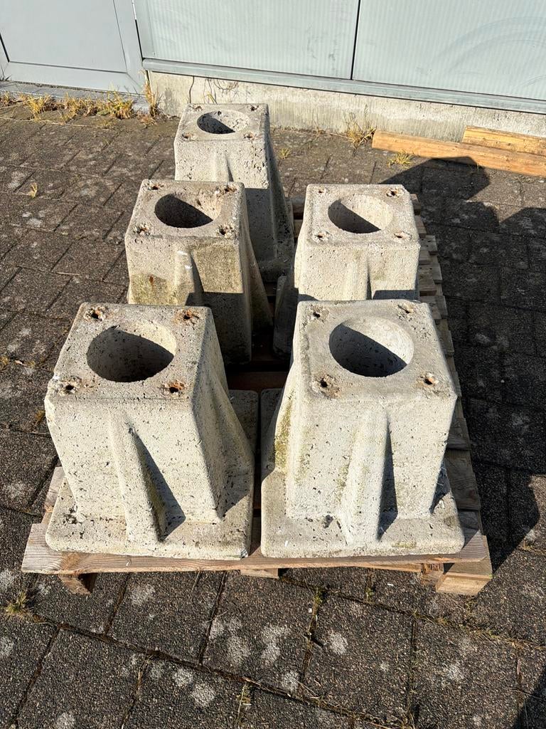 Beton sokkels, Ophalen, Overige materialen, 1 tot 2 meter, Minder dan 3 meter