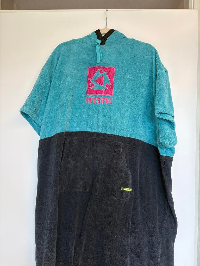 Mystic surf poncho, Watersport en Boten, Watersportkleding, Ophalen of Verzenden, Zo goed als nieuw, Dame of Heer, Overige typen
