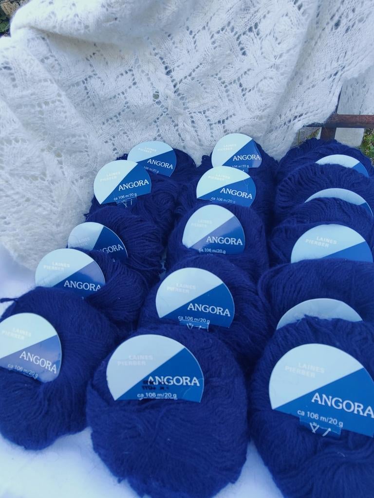 16 x 20 gr Angora x 106 m. = 1696 m Marine blauw nld 3,5, Ophalen of Verzenden