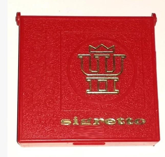 Willem II Sigretto zeldzame plastic doos Retro Blikken asbak, Ophalen of Verzenden, Tabaksdoos of Verpakking