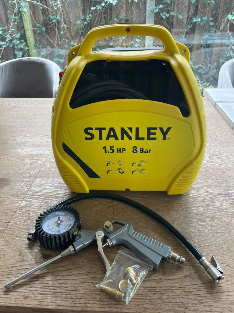 Stanley compressor 8 Bar olievrij, Doe-het-zelf en Verbouw, Compressors, Ophalen, 6 tot 10 bar, Zo goed als nieuw, Minder dan 200 liter/min