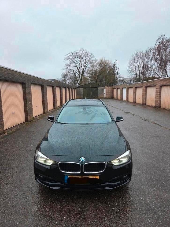 BMW 320i Touring Executive - 2017 - Zwart - 184PK - 234500KM, Auto-onderdelen, Trekhaken, Ophalen