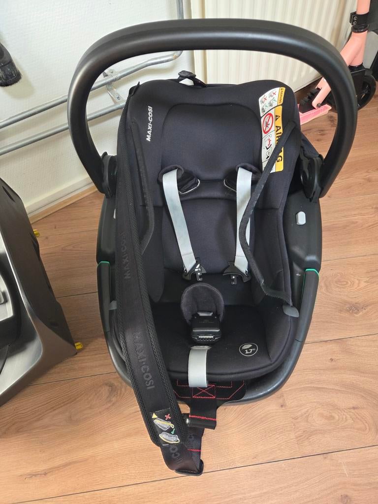 Maxi Cosi Pebble inclusief familyfix 360 base, Ophalen, Zo goed als nieuw, Isofix, 0 t/m 13 kg
