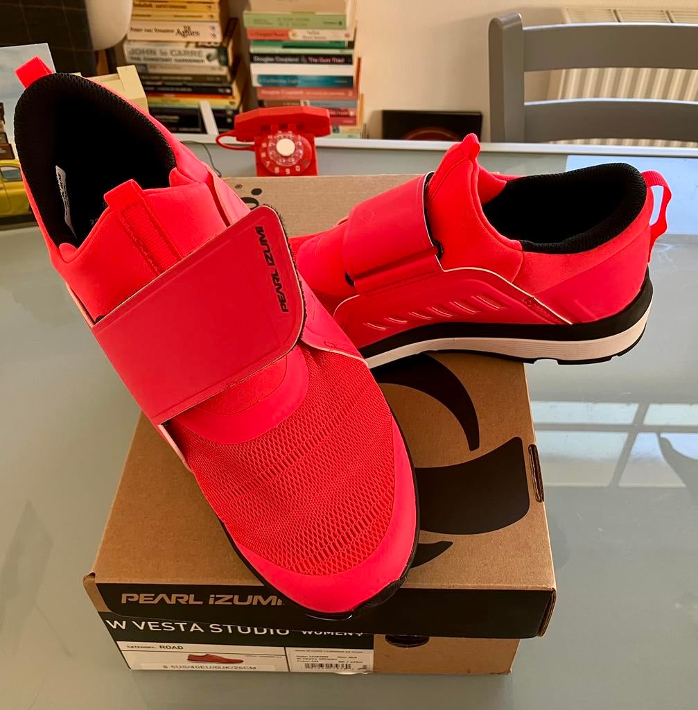 Gloednieuwe fietsschoenen, maat 40 (PEARL iZUMi), Ophalen of Verzenden, Nieuw