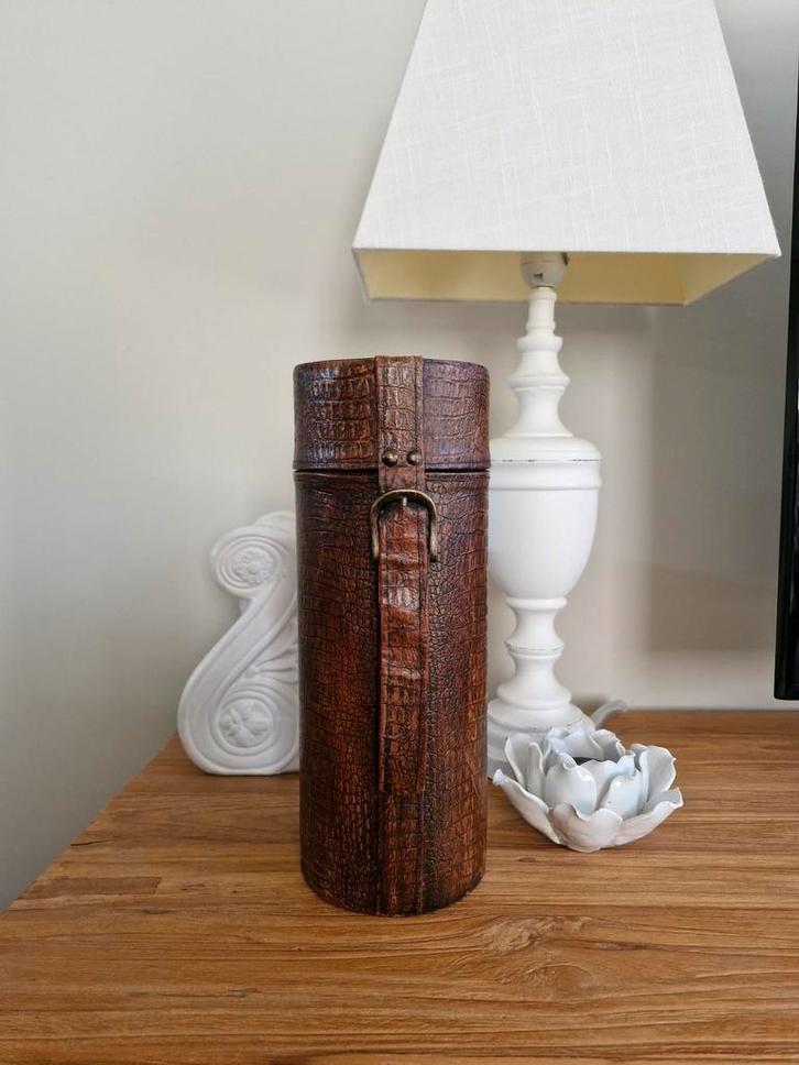 Exclusieve luxe flessenetui / wijnkoker in krokodillenlook, Huis en Inrichting, Woonaccessoires | Wijnrekken, Minder dan 50 cm
