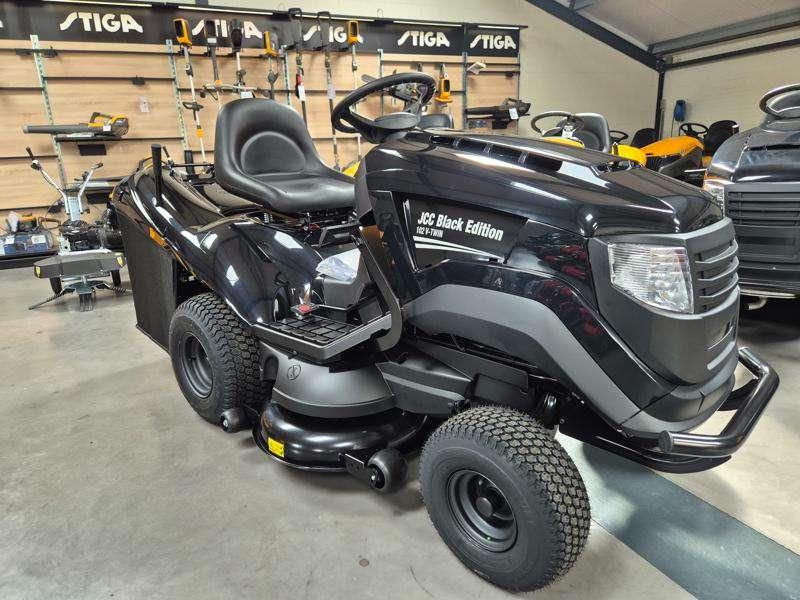 JCC aanbieding:  Zitmaaier JCC black edition Vtwin!!, Info@jcctuinenparkmachines.nl, Lijsterstraat 41, Nieuw, Opvangbak